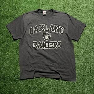Vintage Y2K Oakland Raiders Majestic Graphic Tee NFL Football Shirt Size Large